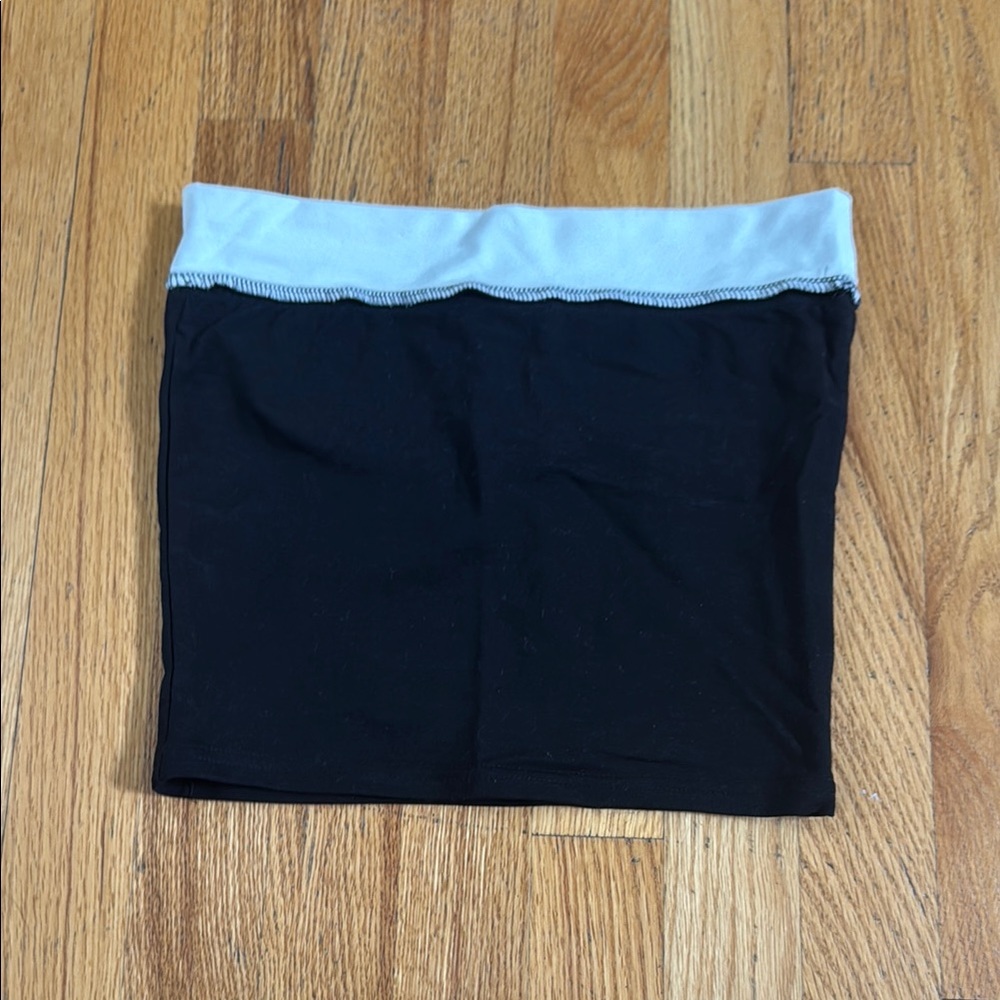 Edikted Women’s Black and White Sleeveless Crop Top Size XS